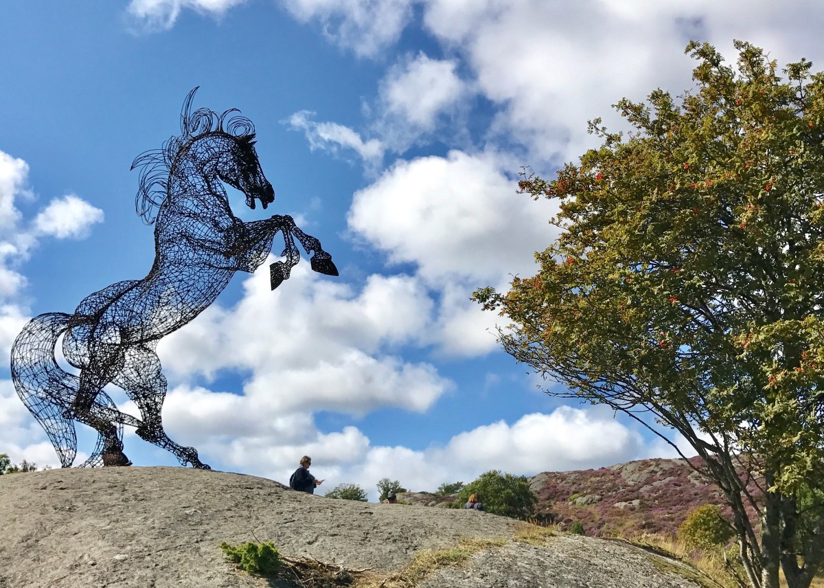Hesteskulptur i Pilane på Tjörn 2017, Bohuslän, Sverige