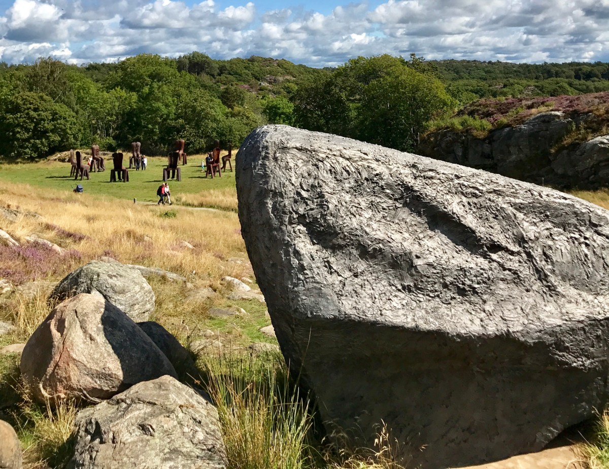 Magdalena Abakanowicz "scull" i Pilane skulpturpark på Tjörn, Bohuslän, Sverige